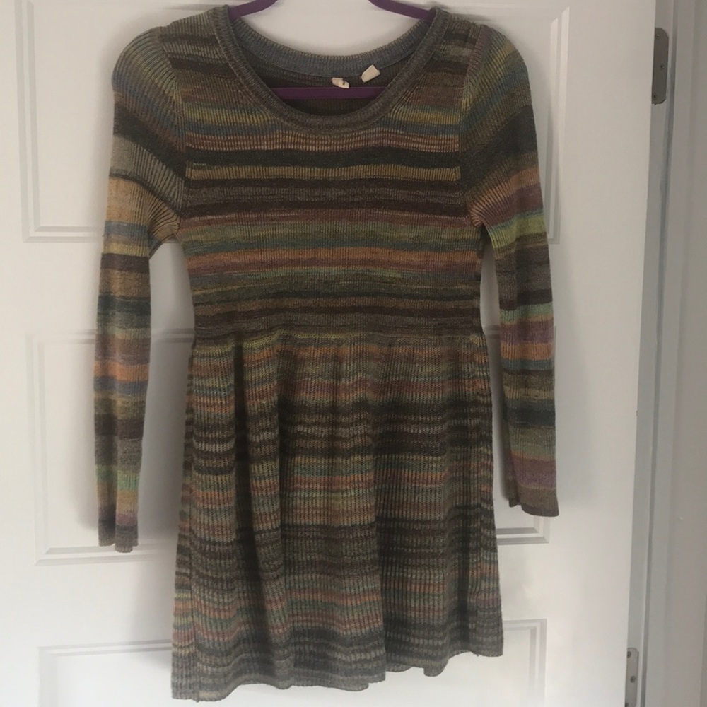 Size small babydoll sweater, perfect for the fall